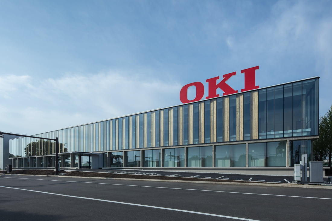 OKI本庄工場H1棟の建築写真。